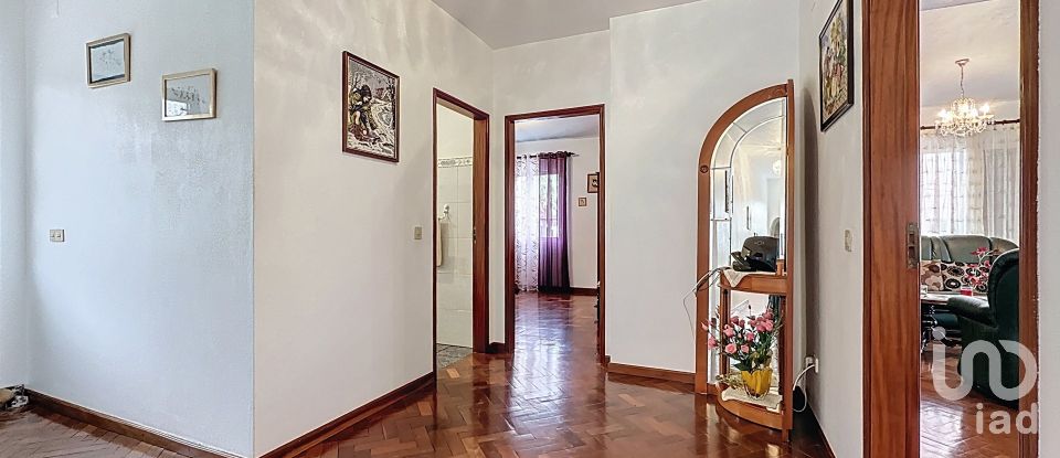 Moradia T2 em Santa Cruz de 172 m²