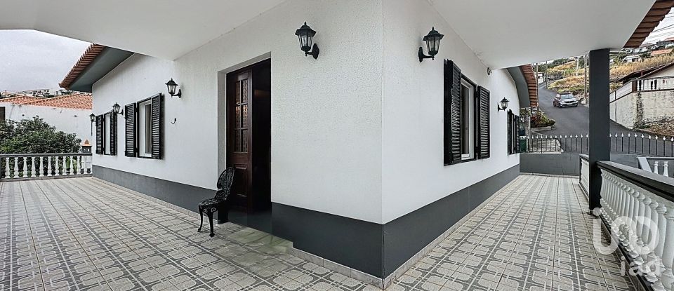 Moradia T2 em Santa Cruz de 172 m²