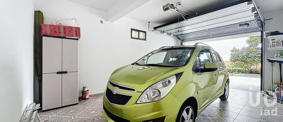 Moradia T2 em Santa Cruz de 172 m²