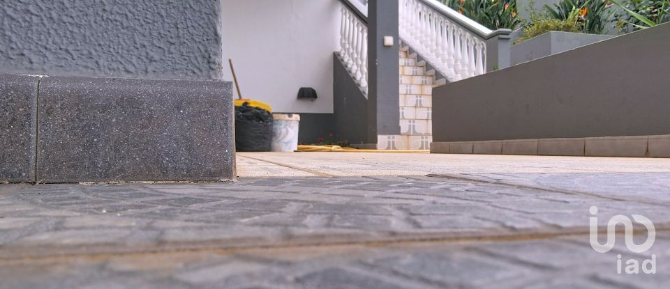 Moradia T2 em Santa Cruz de 172 m²