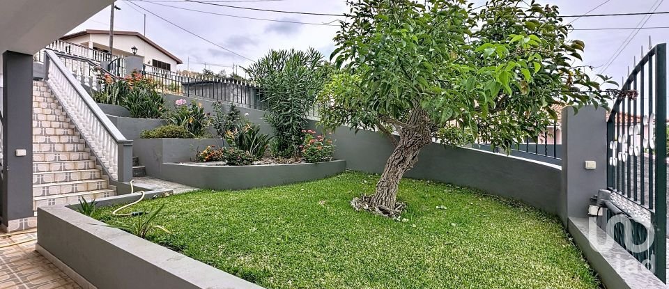 Moradia T2 em Santa Cruz de 172 m²