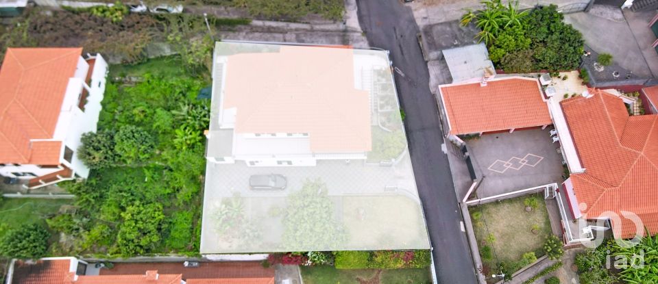 Moradia T2 em Santa Cruz de 172 m²