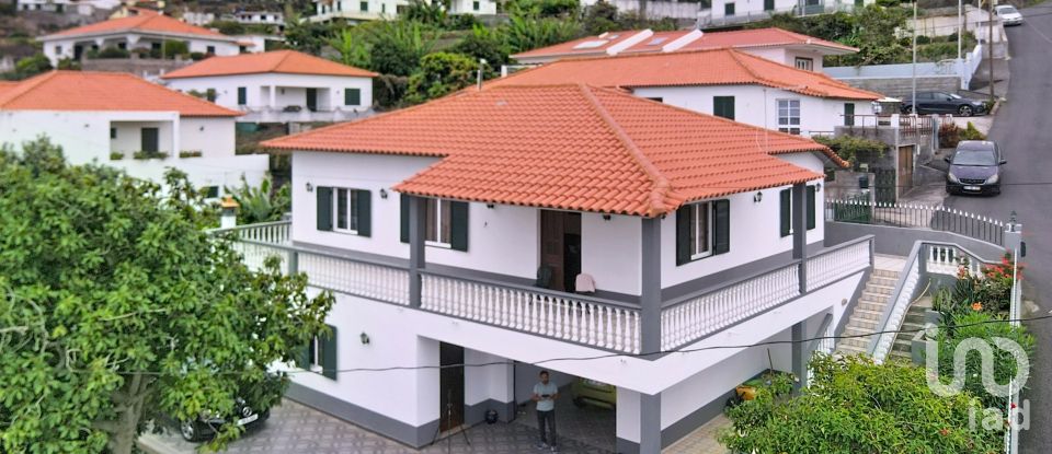 Moradia T2 em Santa Cruz de 172 m²