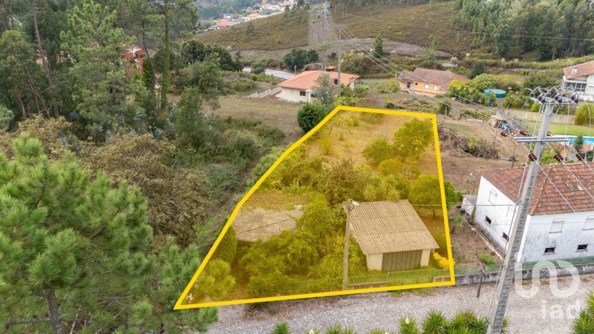 Terreno em Foz do Sousa e Covelo de 976 m²