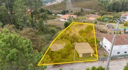 Terrain à Foz do Sousa e Covelo de 976 m²