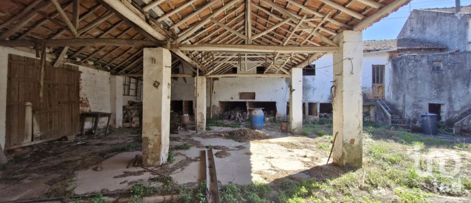 Moradia T3 em Alcobertas de 553 m²