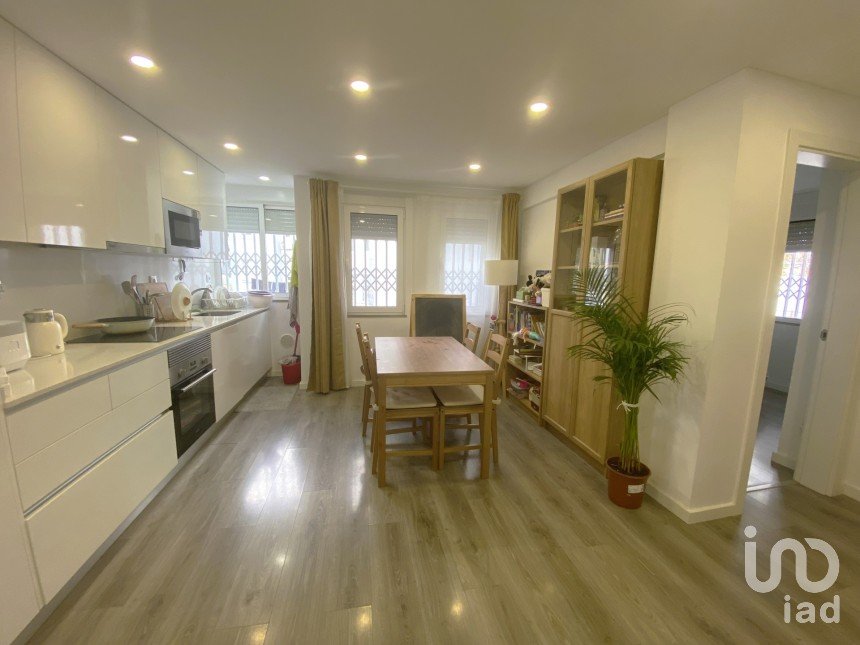 Apartamento T3 em Olivais de 54 m²