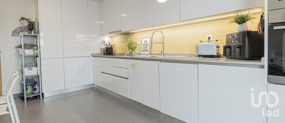 Apartamento T3 em São Pedro da Cadeira de 120 m²