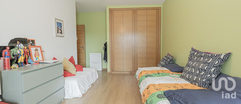 Apartamento T3 em São Pedro da Cadeira de 120 m²