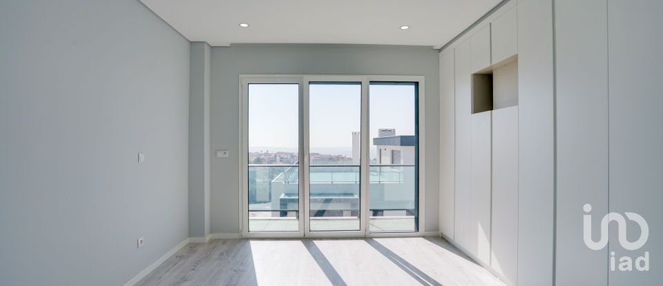 Moradia T5 em Pontinha e Famões de 514 m²