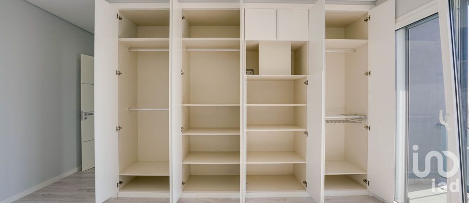 Moradia T5 em Pontinha e Famões de 514 m²