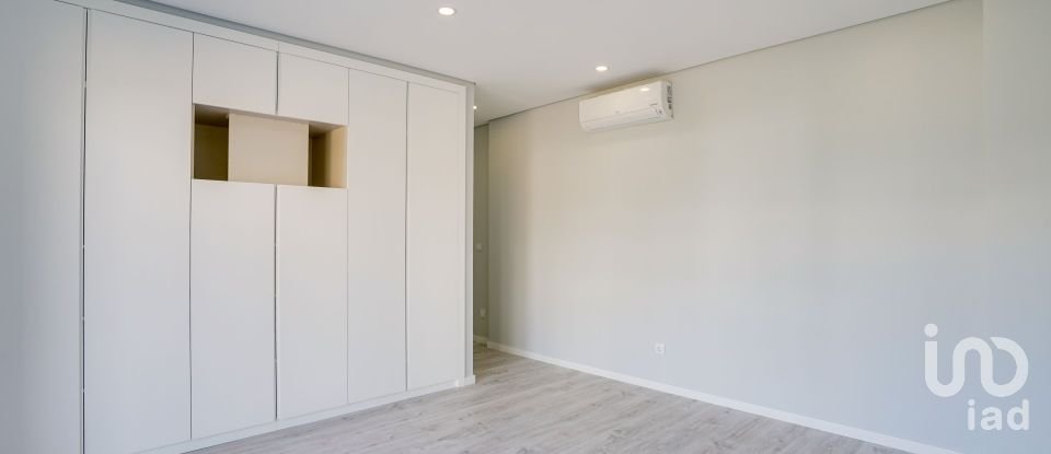 Moradia T5 em Pontinha e Famões de 514 m²