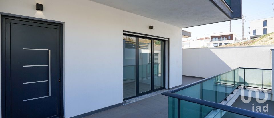 Moradia T5 em Pontinha e Famões de 514 m²