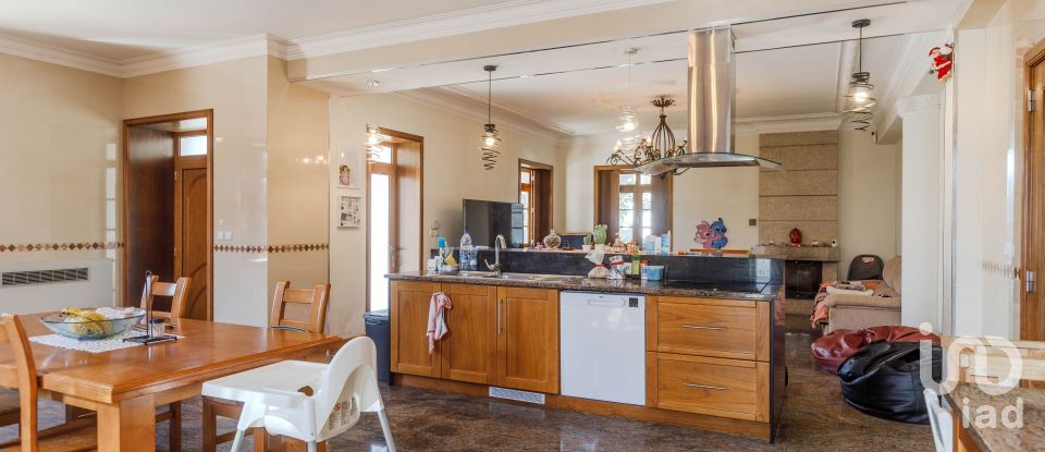 Maison T5 à Lijó de 402 m²