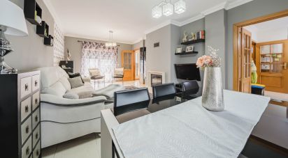 Maison T4 à Santa Maria, São Pedro e Sobral da Lagoa de 256 m²