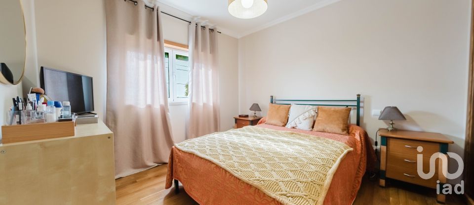 Moradia T4 em Santa Maria, São Pedro e Sobral da Lagoa de 256 m²