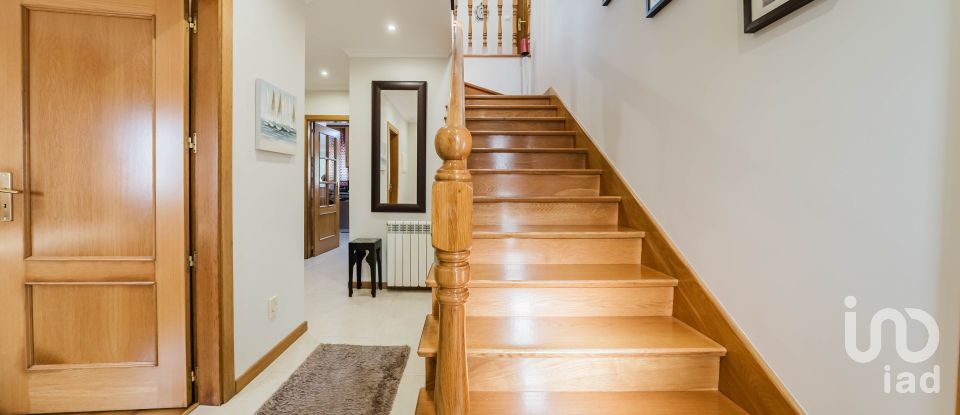 Moradia T4 em Santa Maria, São Pedro e Sobral da Lagoa de 256 m²