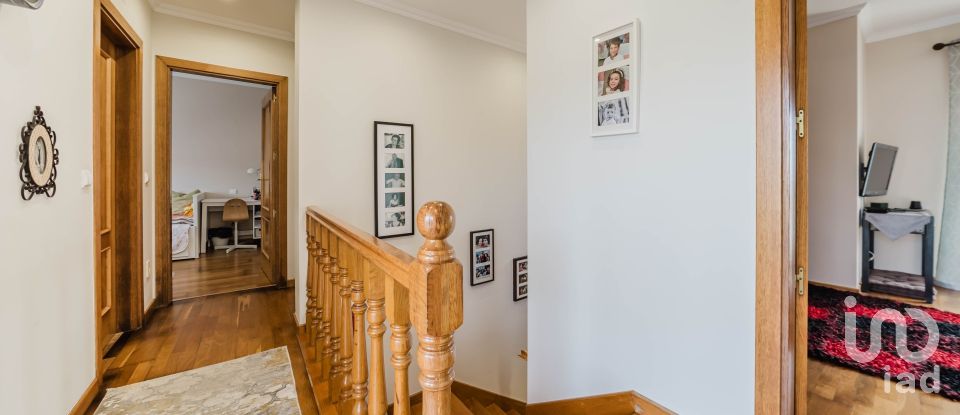 Moradia T4 em Santa Maria, São Pedro e Sobral da Lagoa de 256 m²