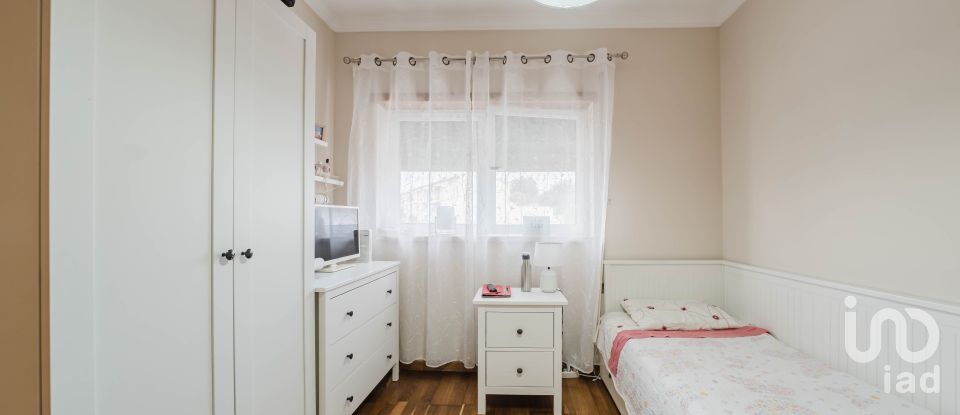 Moradia T4 em Santa Maria, São Pedro e Sobral da Lagoa de 256 m²