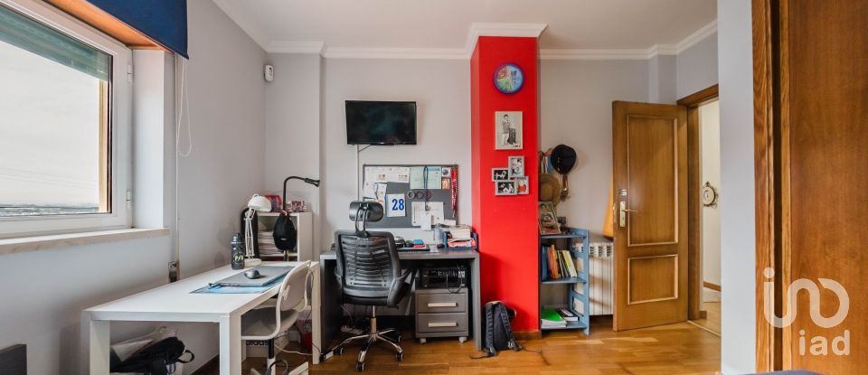 Moradia T4 em Santa Maria, São Pedro e Sobral da Lagoa de 256 m²