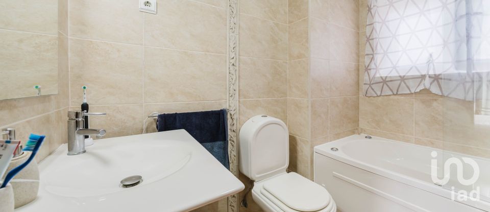 Moradia T4 em Santa Maria, São Pedro e Sobral da Lagoa de 256 m²