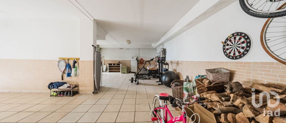 Moradia T4 em Santa Maria, São Pedro e Sobral da Lagoa de 256 m²