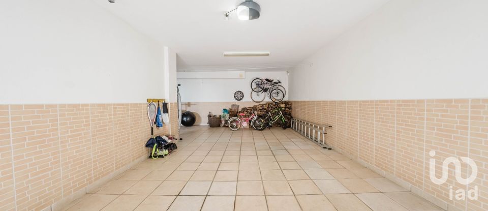 Moradia T4 em Santa Maria, São Pedro e Sobral da Lagoa de 256 m²