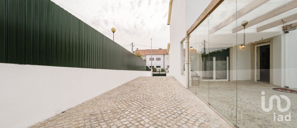 Moradia T4 em Santa Maria, São Pedro e Sobral da Lagoa de 256 m²