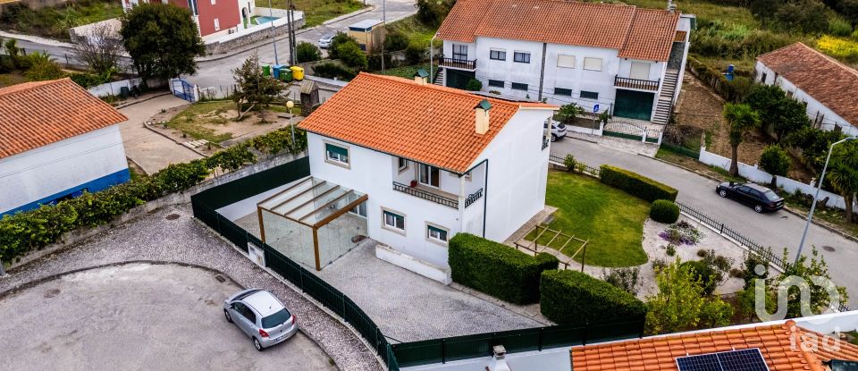 Moradia T4 em Santa Maria, São Pedro e Sobral da Lagoa de 256 m²