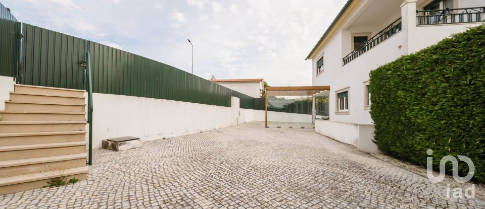 Moradia T4 em Santa Maria, São Pedro e Sobral da Lagoa de 256 m²