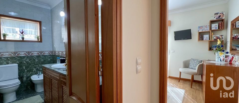 Moradia T3 em Nogueira e silva escura de 193 m²