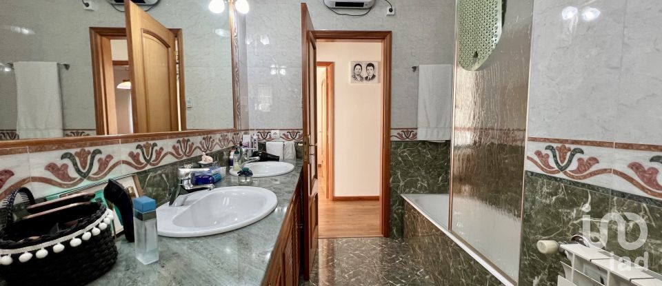 Moradia T3 em Nogueira e silva escura de 193 m²