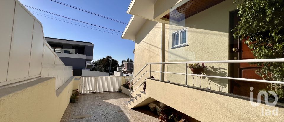 Moradia T3 em Nogueira e silva escura de 193 m²