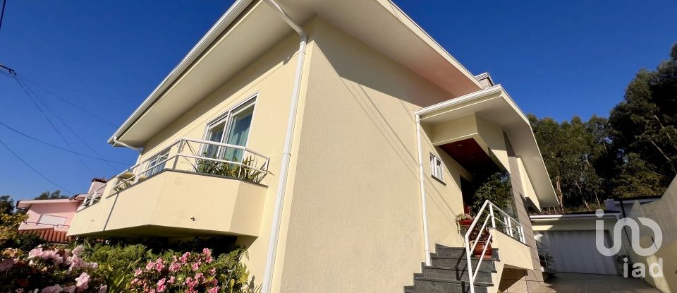 Moradia T3 em Nogueira e silva escura de 193 m²