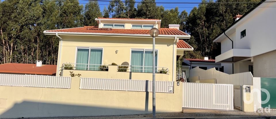 Moradia T3 em Nogueira e silva escura de 193 m²