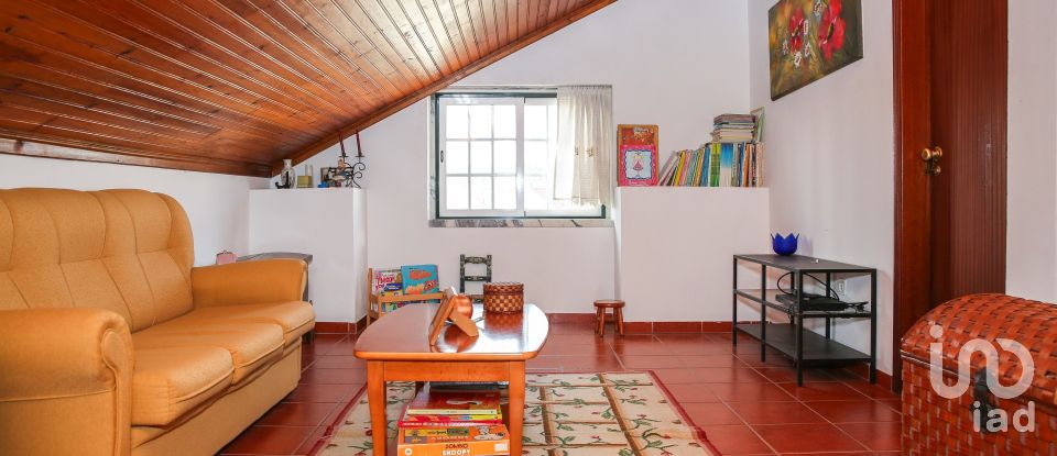 Moradia T3 em Tó de 83 m²