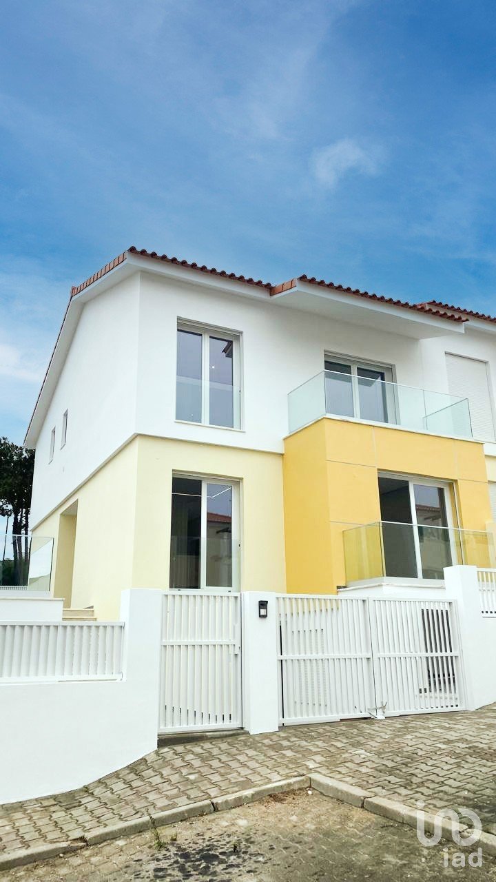 Maison T3 à Ericeira de 227 m²