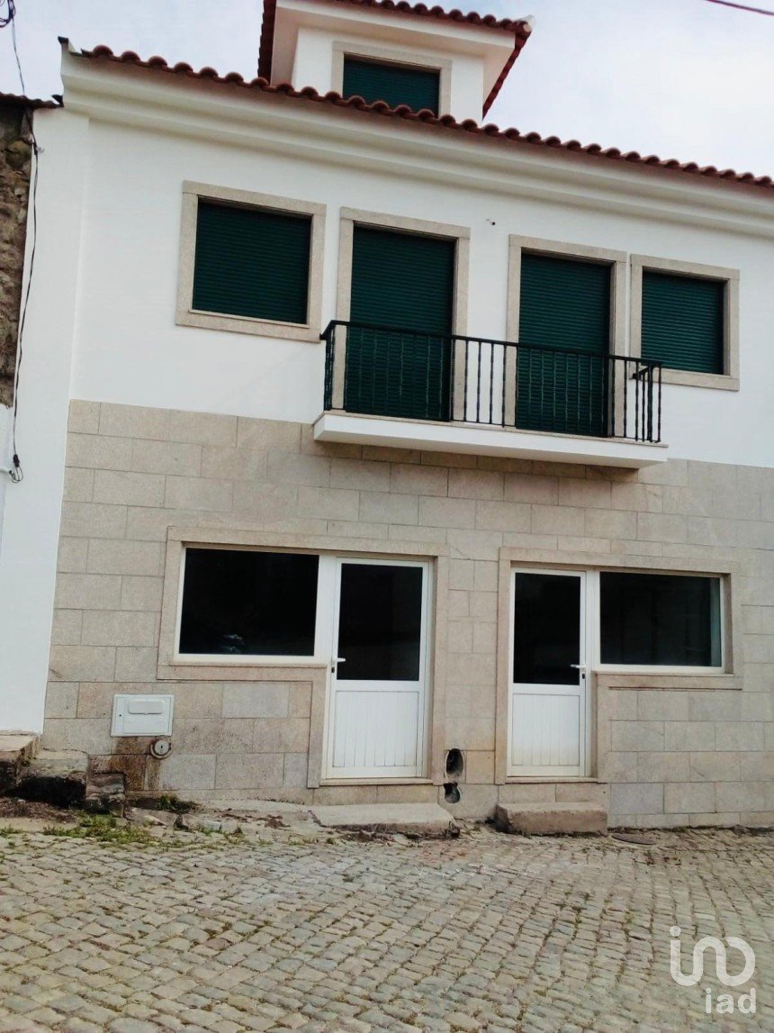 Moradia T3 em Lombo de 219 m²