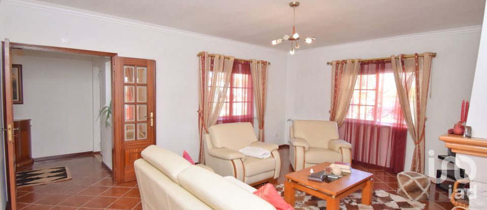 Moradia T3 em Arrifana de 228 m²