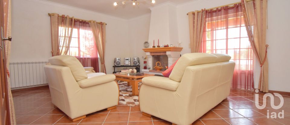 Moradia T3 em Arrifana de 228 m²