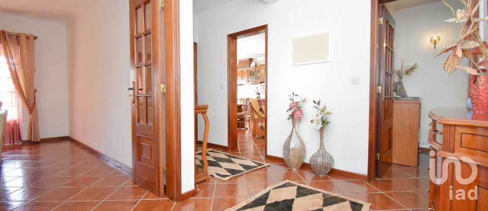 Moradia T3 em Arrifana de 228 m²