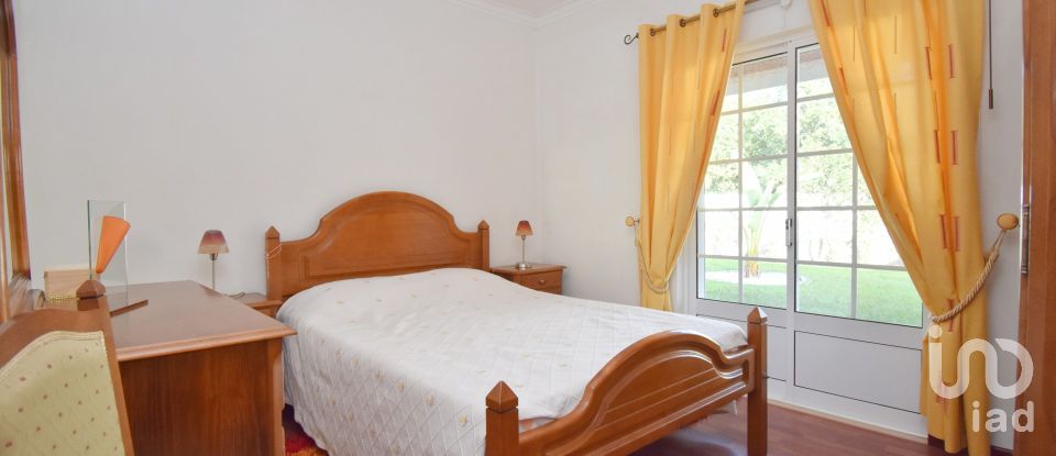 Moradia T3 em Arrifana de 228 m²