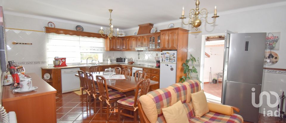 Moradia T3 em Arrifana de 228 m²