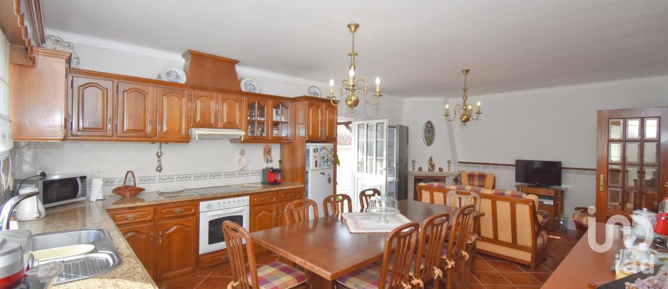 Moradia T3 em Arrifana de 228 m²