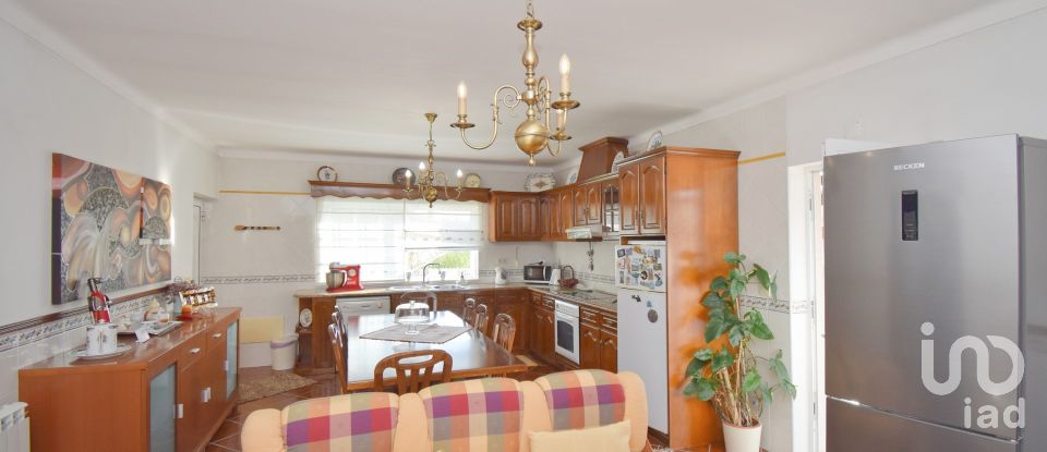 Moradia T3 em Arrifana de 228 m²