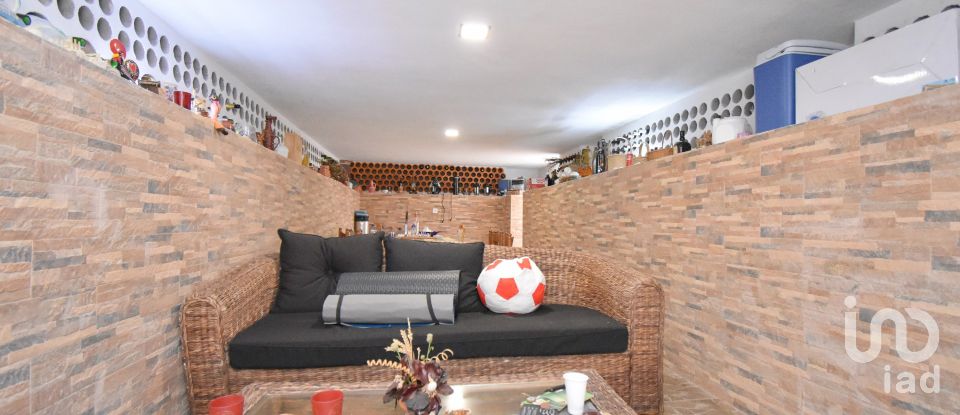 Moradia T3 em Arrifana de 228 m²