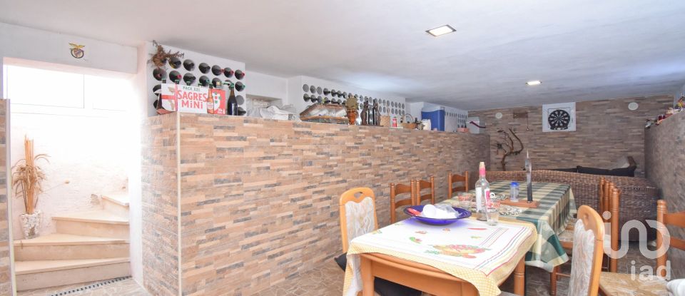 Moradia T3 em Arrifana de 228 m²