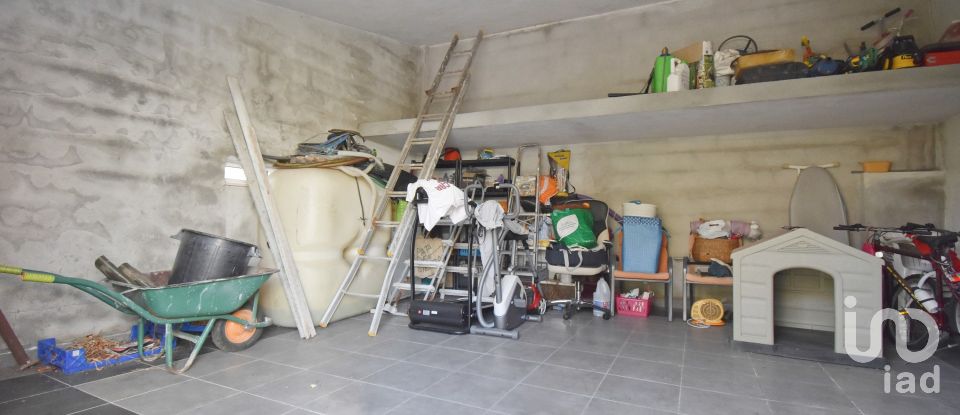 Moradia T3 em Arrifana de 228 m²