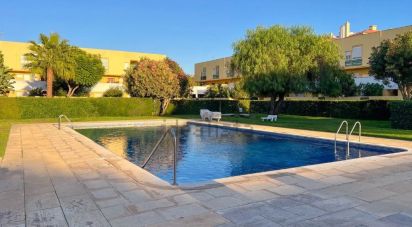 Immeuble à Quarteira de 74 m²