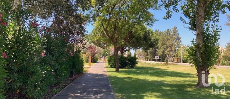 Building in Quarteira of 74 m²